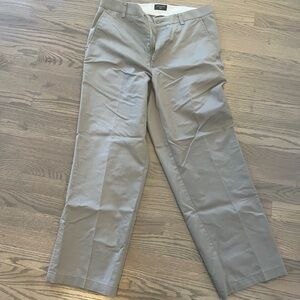 Men’s Dockers khaki, W 32 L 30